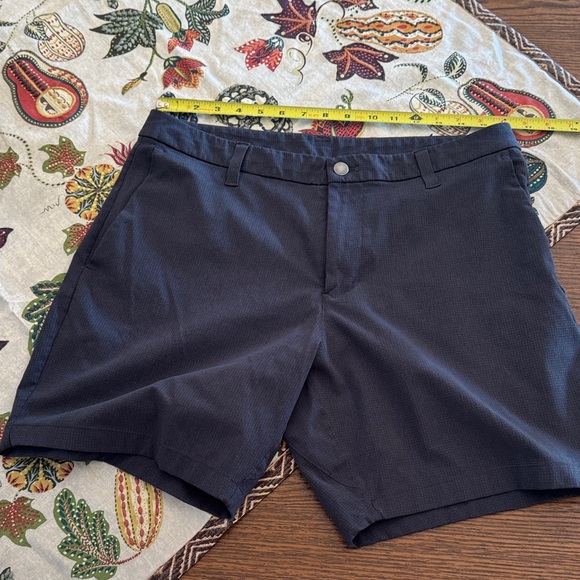 LULulemon Men's Navy Dark Blue almost Gray Shorts. Great for packing. - Picture 1 of 6